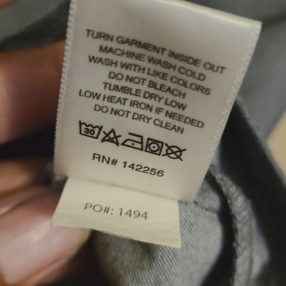 FIGS | Men's Gray Leon V-Neck One Double Pocket Scrubs Top (Size XS) - Picture 7 of 10